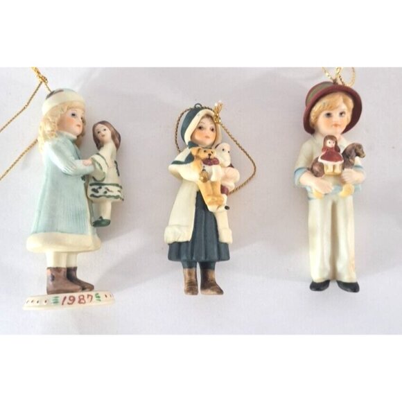 Vintage Hagara Ornament Lot of 3 Holly Noel Jody W Box 1980s Victorian Taiwan - Picture 5 of 8